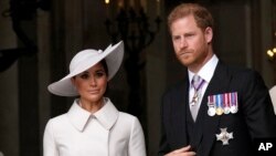 Foto Achiv: Prens Harry d Anglete ak madanm ni Meghan Markle (Duk ak Duches Sussex) nan Lond, 3 Jyen 2022. 